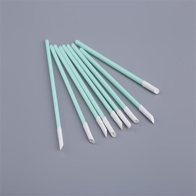 Os cotonetes altos da espuma da sala de limpeza da absorvência, limpeza sem fiapos limpam a cabeça chanfrada flexível