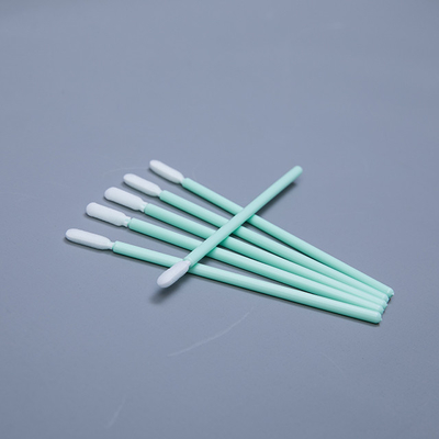 Vara sem fiapos dos cotonetes da espuma do agregado familiar para a limpeza da superfície do equipamento