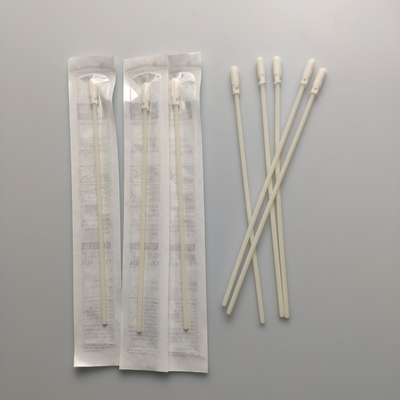 A coleção de espécime nasal oral do cotonete limpa cotonetes médicos descartáveis da espuma