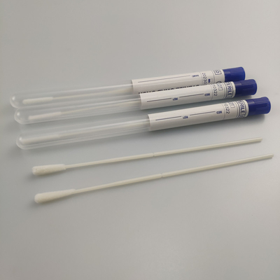 A coleção de espécime da cabeça de rayon do algodão limpa com as amostras orais de Femal do tubo