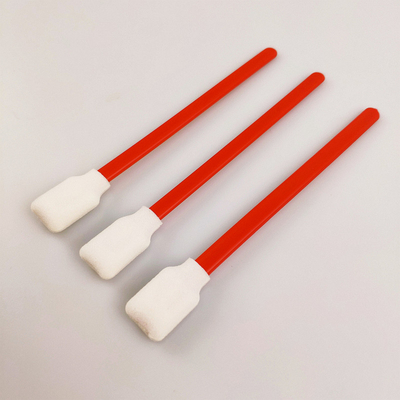A ponta da espuma de Head Cleaning Stick da impressora limpa o quadrado do retângulo